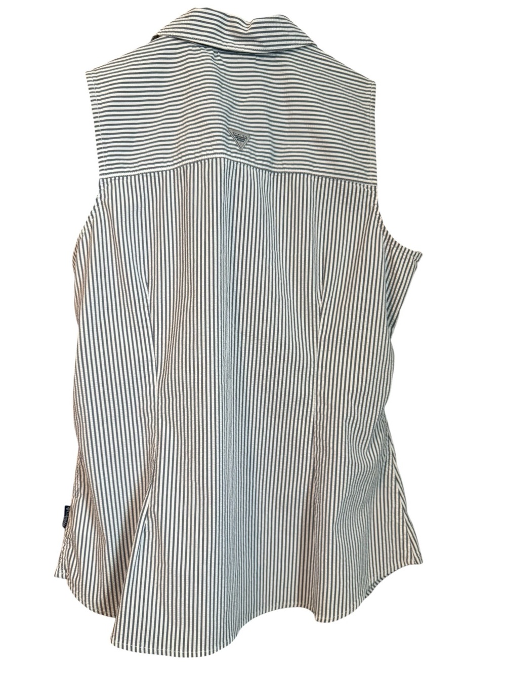 Columbia PFG Women’s Seersucker Button-Down Gray Striped Shirt NWOT - Picture 4 of 11